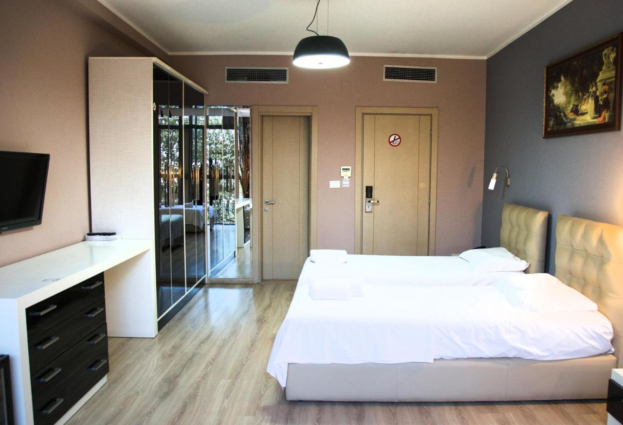 Hotel Relax Tirana Exterior foto