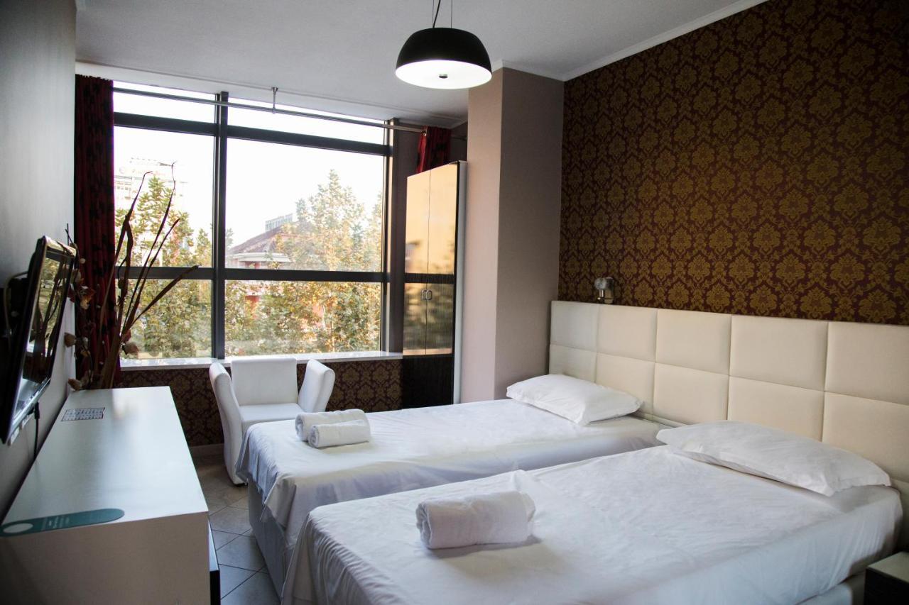 Hotel Relax Tirana Exterior foto