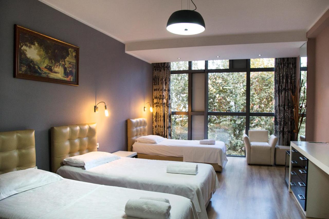 Hotel Relax Tirana Exterior foto